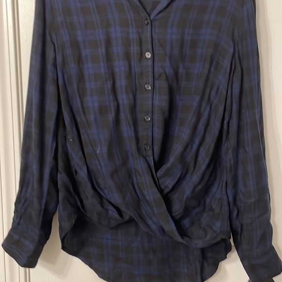 Peyton Jensen Button Down Top - Picture 2 of 5